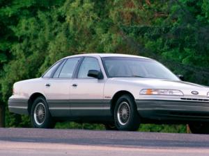 Ford Crown Victoria: funksjoner og anmeldelser